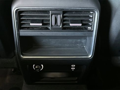 Used 2023 Porsche Cayenne image 15