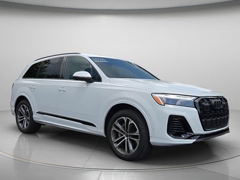 Certified 2026 Audi Q7 3.0T Premium w/ Convenience Plus Package AWD/4WD image 9