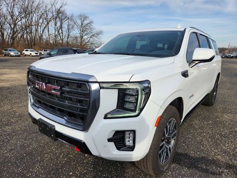 Used 2022 GMC Yukon XL AT4 w/ Max Trailering Package image 4