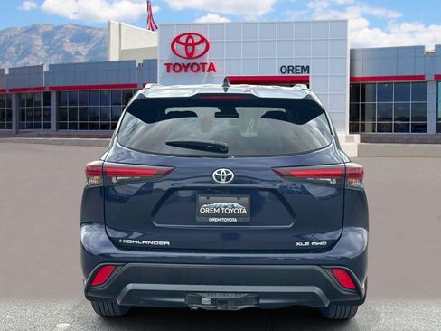 Used 2024 Toyota Highlander XLE AWD/4WD image 4