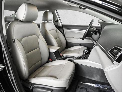 Used 2018 Hyundai Elantra Limited image 21