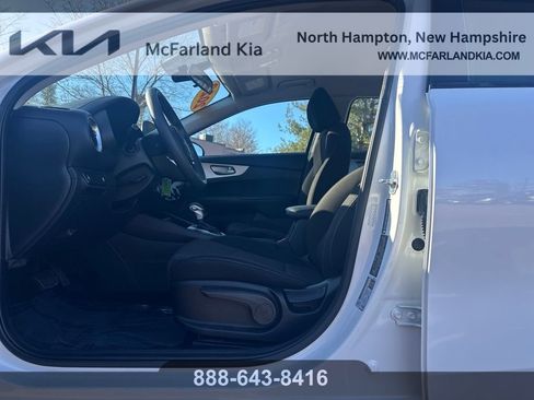 Used 2023 Kia Forte LXS image 11
