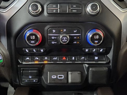 Used 2020 GMC Sierra 1500 SLT RWD image 12