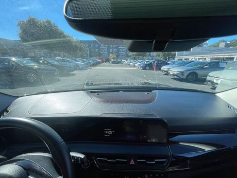 Used 2025 Kia Seltos S image 27