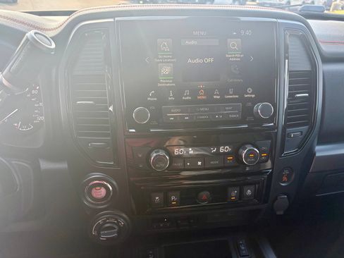 Used 2020 Nissan Titan PRO-4X w/ Pro-4x Convenience Package AWD/4WD image 14