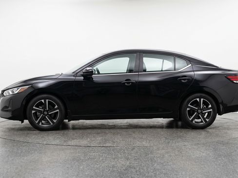 Used 2025 Nissan Sentra SV FWD image 5
