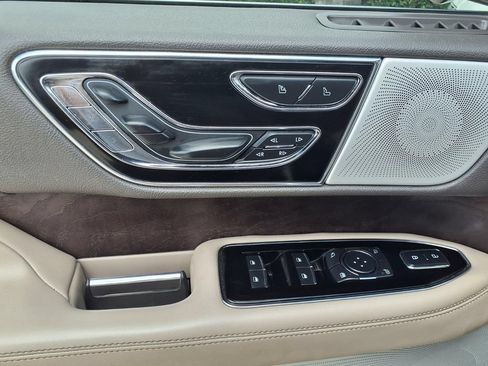 Used 2022 Lincoln Navigator Reserve RWD image 24