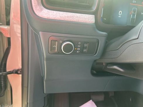 Used 2025 Ford Maverick XLT w/ Equipment Group 302A AWD/4WD image 16