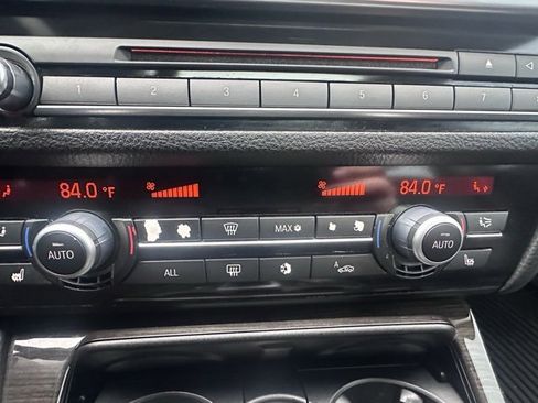 Used 2011 BMW 535i xDrive Sedan image 23