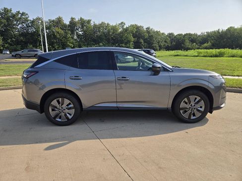 Used 2025 Nissan Murano SL AWD/4WD image 2