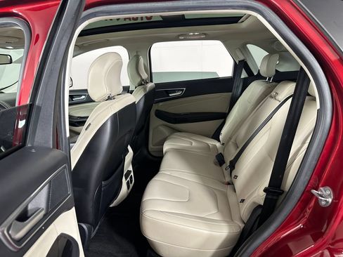 Used 2018 Ford Edge Titanium w/ Technology Package FWD image 21