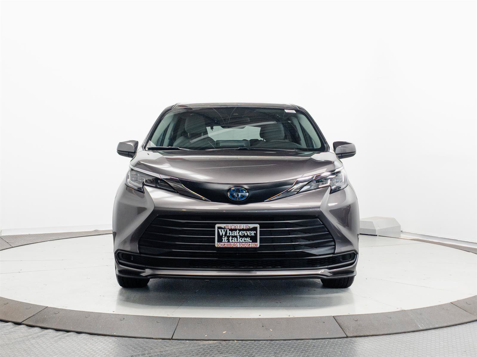 Certified 2021 Toyota Sienna LE FWD image 2