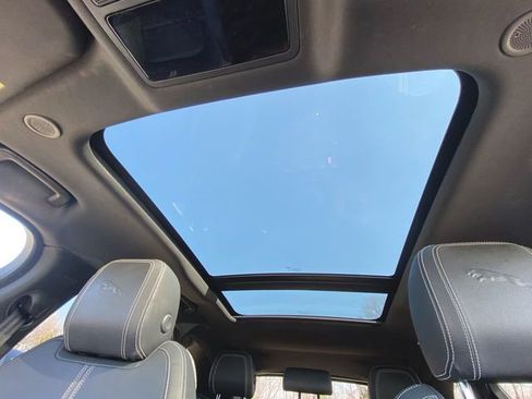 Used 2024 Jaguar F-PACE R-Dynamic S image 19