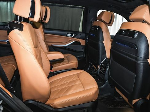 Used 2023 BMW X7 xDrive40i w/ Executive Package image 76