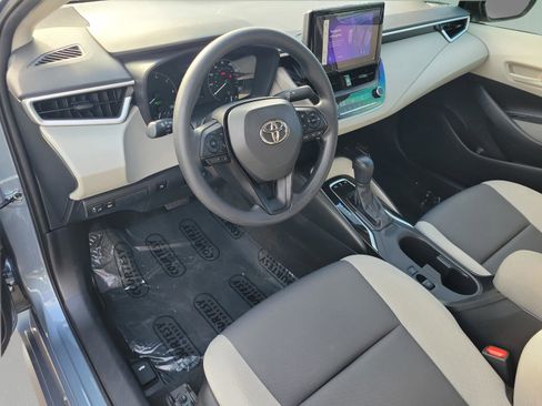 Used 2025 Toyota Corolla LE w/ Convenience Package image 20