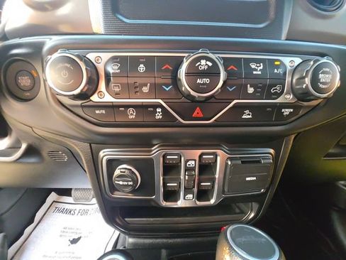 Used 2023 Jeep Gladiator Sport AWD/4WD image 17