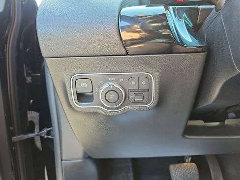 Used 2022 Mercedes-Benz GLA 250 image 30
