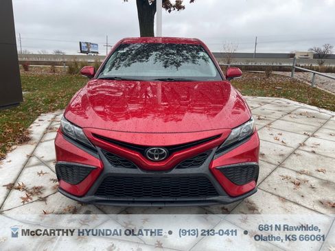Used 2022 Toyota Camry SE image 13