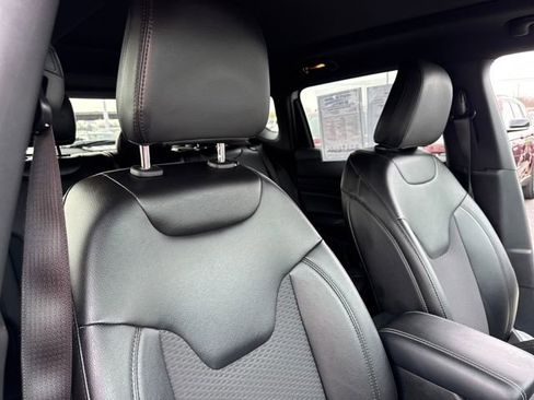 Used 2022 Jeep Compass Altitude w/ Sun and Sound Group image 24