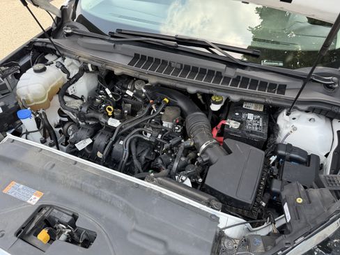 Used 2020 Ford Edge SE FWD image 34