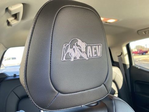 Used 2021 Chevrolet Colorado ZR2 w/ Colorado ZR2 Bison Edition image 28