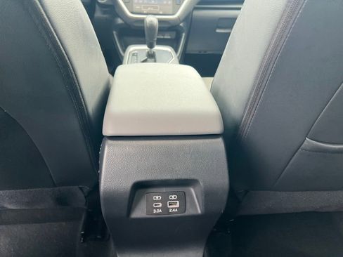 Used 2024 Subaru Crosstrek 2.0i Premium AWD/4WD image 19