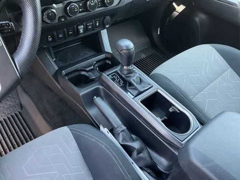Used 2023 Toyota Tacoma TRD Off-Road w/ Advanced Technology Package AWD/4WD image 18