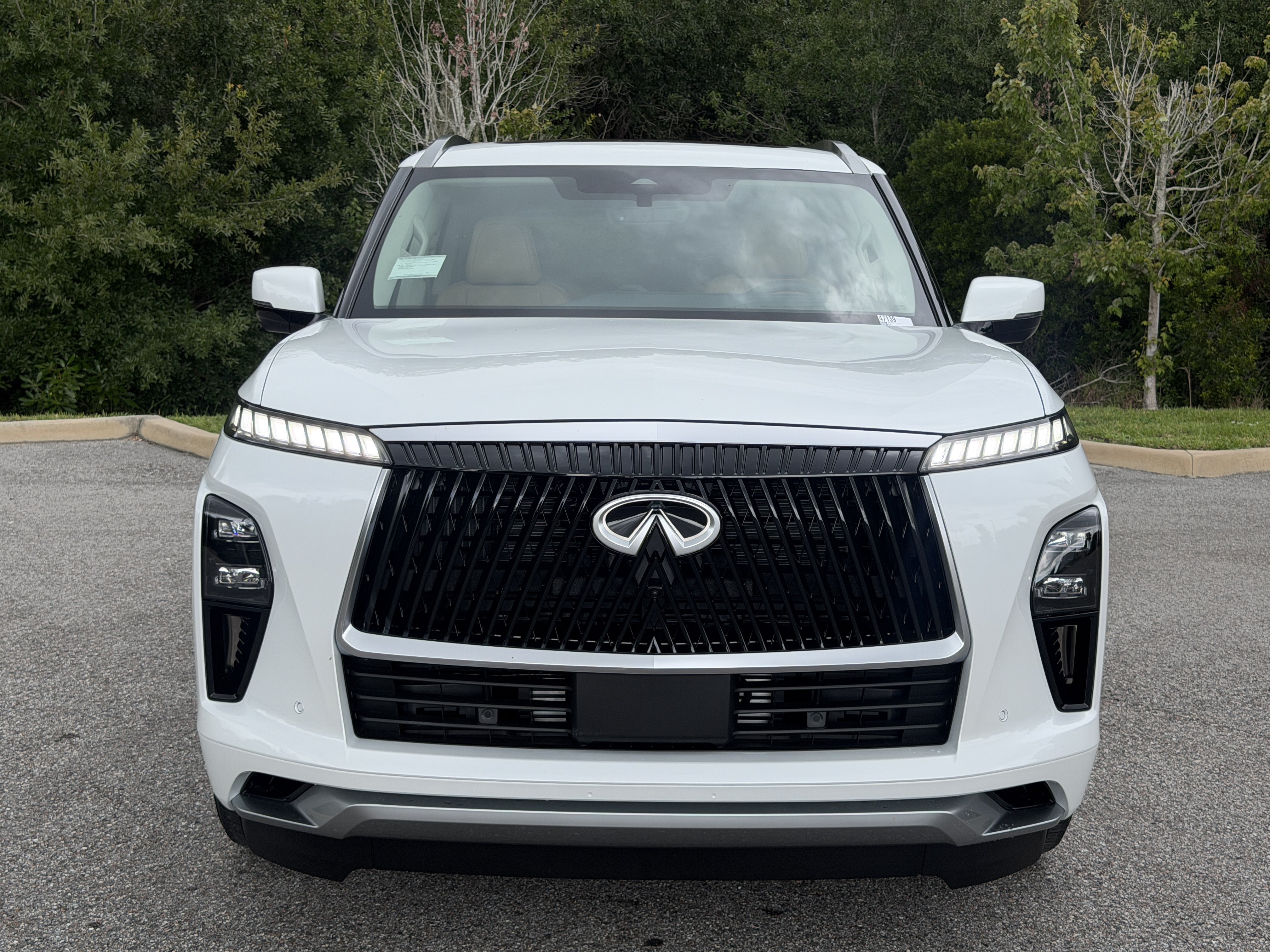 New 2027 INFINITI QX80 Luxe w/ Cargo Package RWD image 2