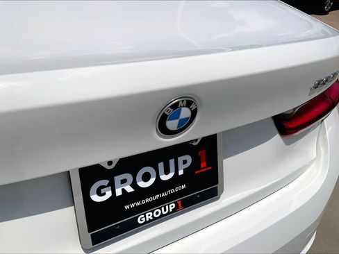 Used 2023 BMW 330i xDrive Sedan w/ Premium Package AWD/4WD image 29