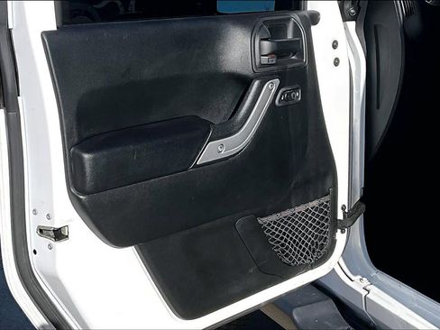 Certified 2018 Jeep Wrangler Unlimited Sahara image 19