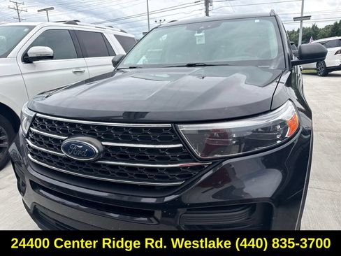 Used 2022 Ford Explorer XLT AWD/4WD image 3