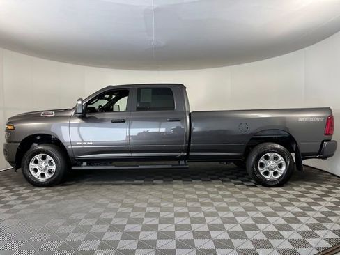 Used 2026 RAM 2500 Big Horn AWD/4WD image 4