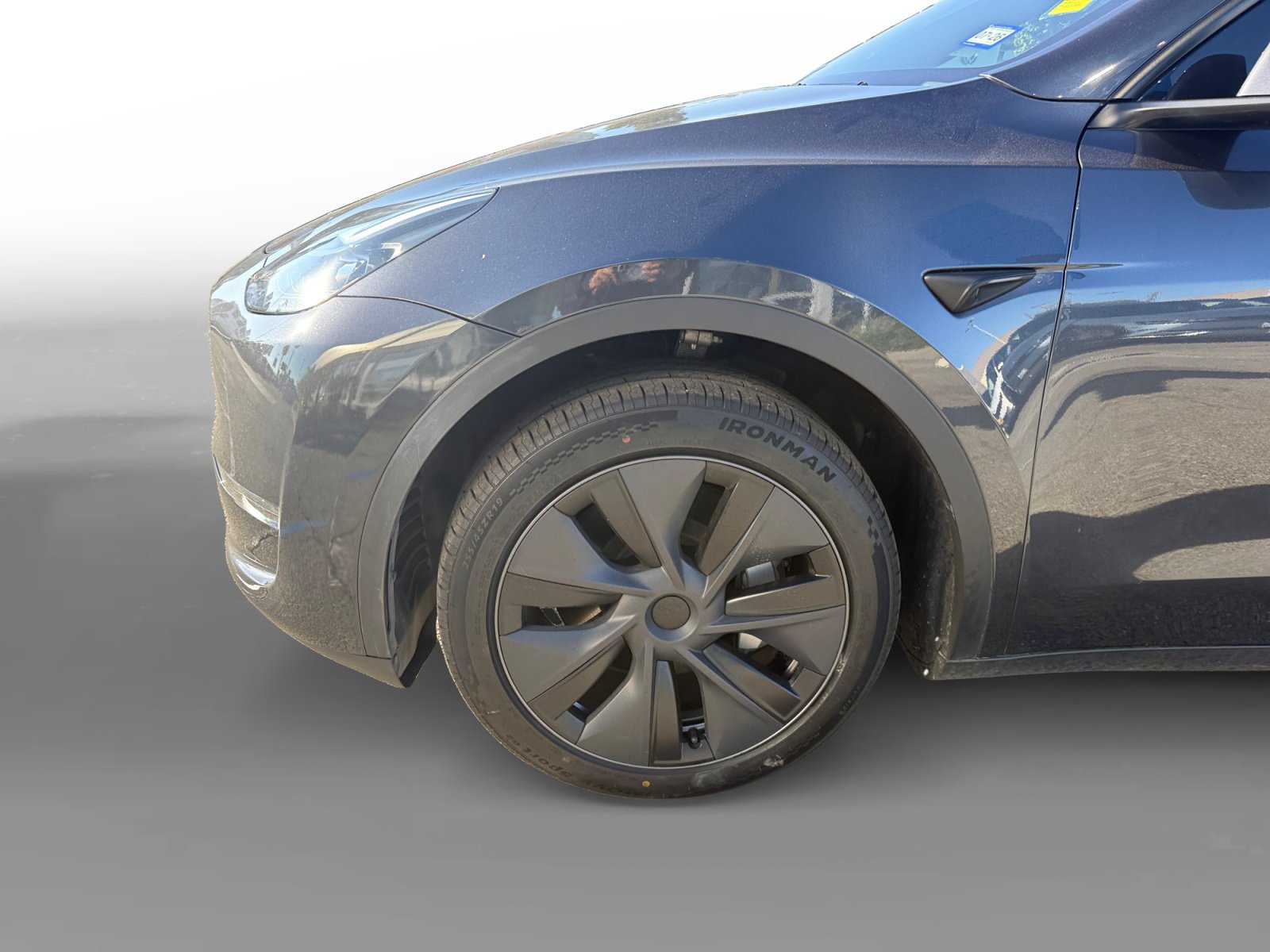 Used 2024 Tesla Model Y Long Range RWD image 9