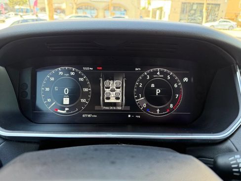 Used 2018 Land Rover Range Rover Sport HSE image 36