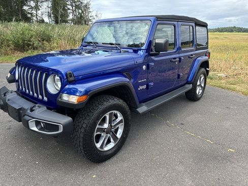 Certified 2019 Jeep Wrangler Unlimited Sahara w/ Cold Weather Group image 5