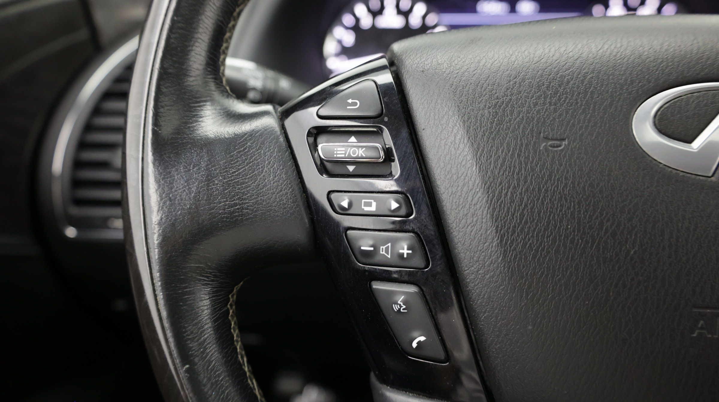 Used 2021 INFINITI QX80 Luxe RWD image 25