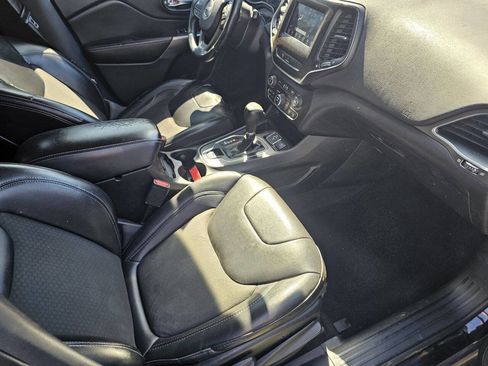 Used 2019 Jeep Cherokee Latitude Plus image 9