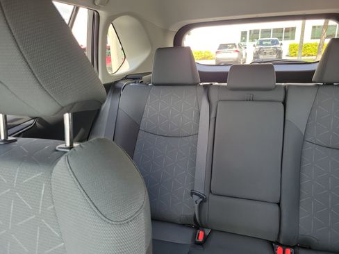 Used 2025 Toyota RAV4 XLE image 20