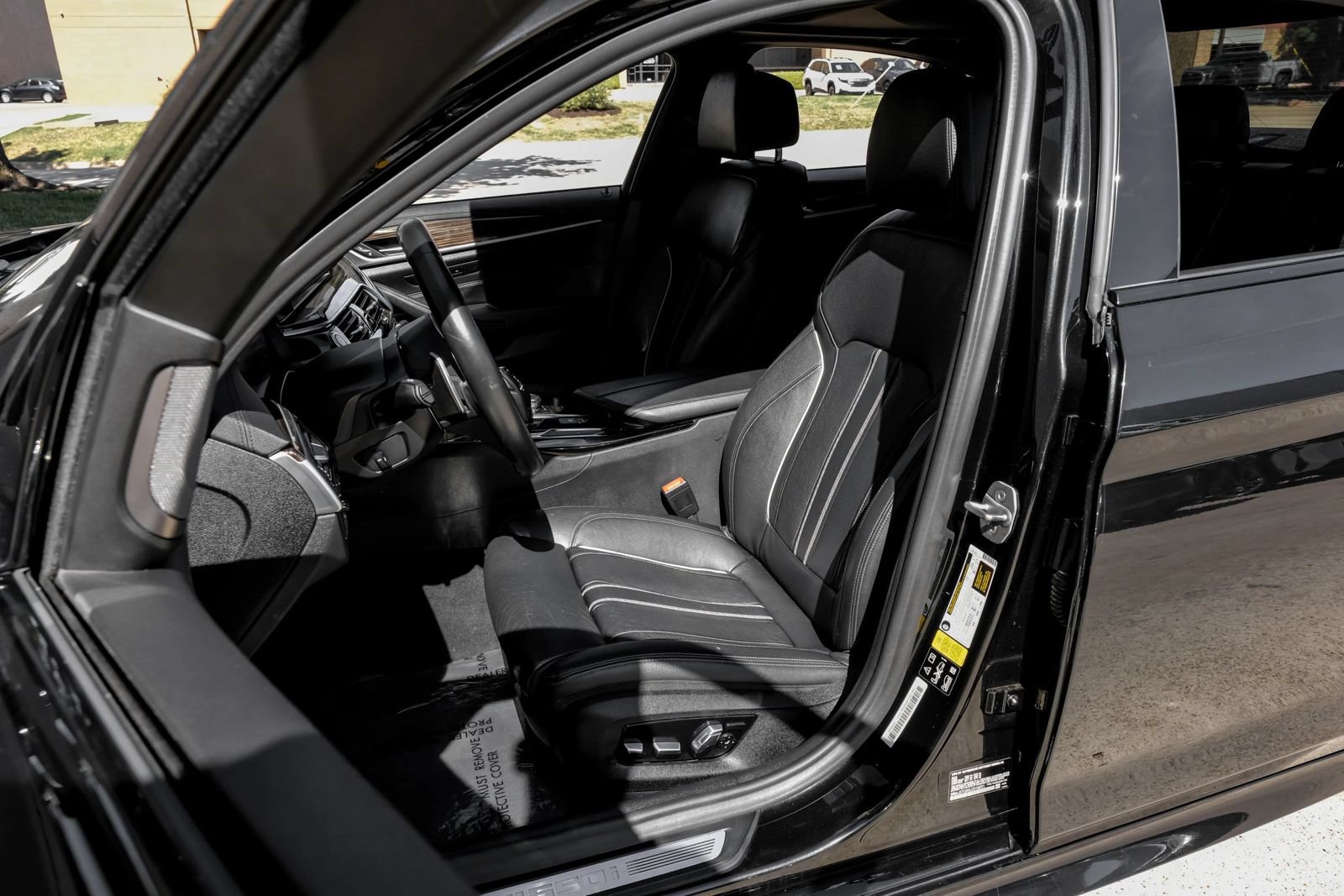 Used 2020 BMW M550i xDrive AWD/4WD image 37
