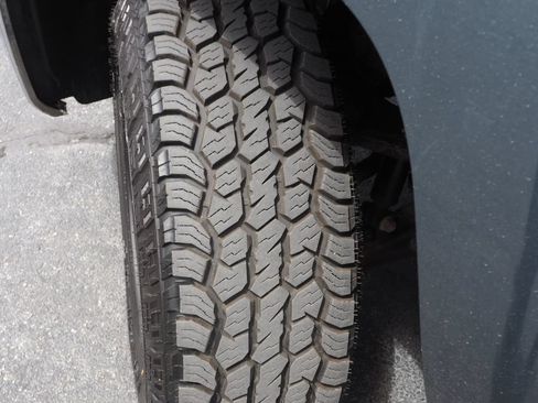 Used 2007 Chevrolet Silverado 2500 LT w/ Suspension Package, Off-Road AWD/4WD image 10