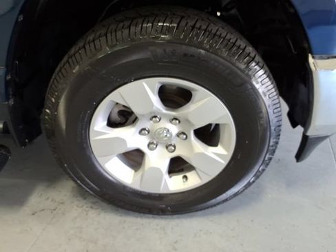 Used 2023 RAM 1500 Big Horn AWD/4WD image 9