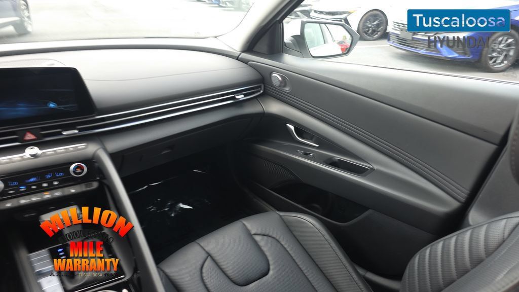 Used 2026 Hyundai Elantra Limited FWD image 28