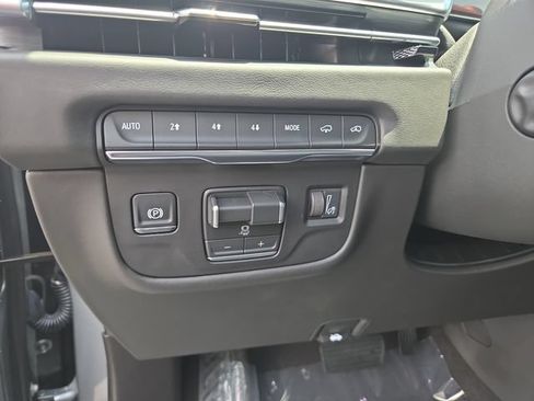 Used 2025 Cadillac Escalade ESV Sport Platinum w/ LPO, ONYX Package AWD/4WD image 20