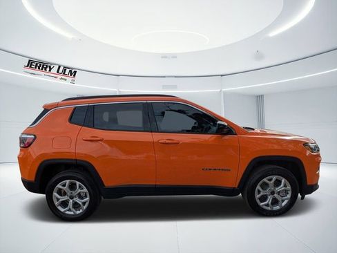 New 2026 Jeep Compass Latitude image 2