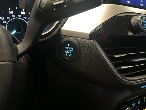 Used 2022 Ford Escape SEL image 16