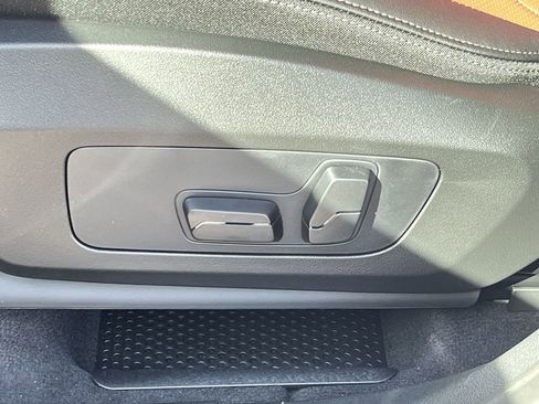 Used 2025 BMW X1 xDrive28i w/ Technology Package image 12