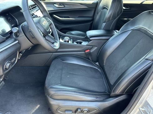 Certified 2024 Jeep Grand Cherokee Altitude image 14