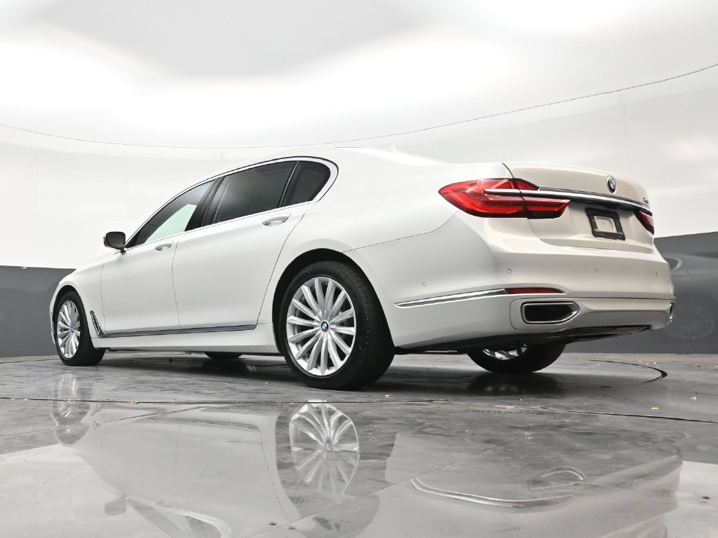 Used 2019 BMW 740i w/ Executive Package RWD image 22