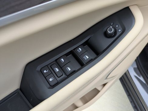 New 2026 Jeep Grand Cherokee L Limited RWD image 12