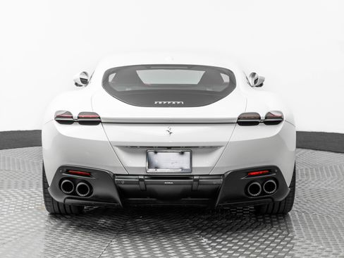 Certified 2022 Ferrari Roma image 8